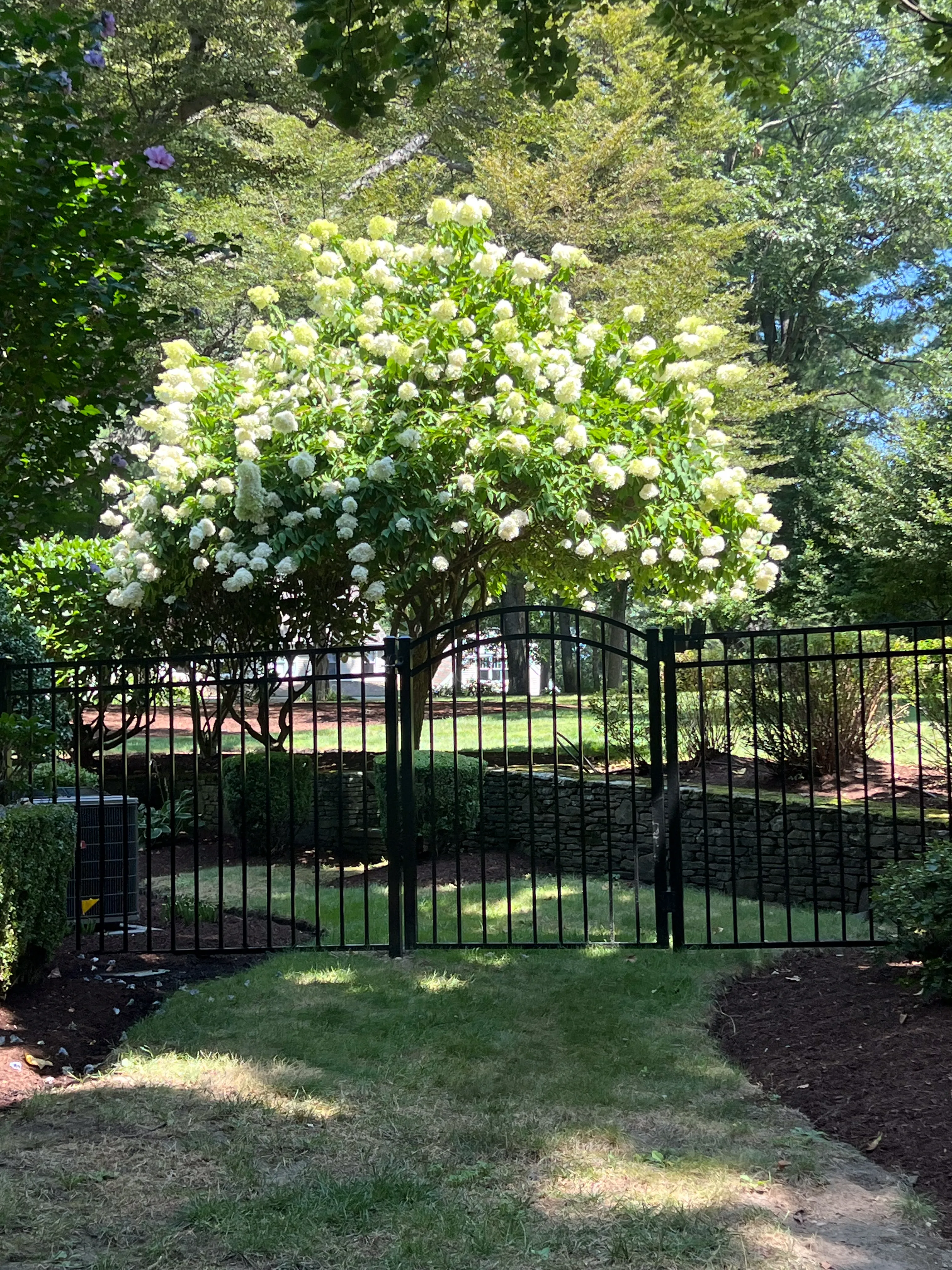 Aluminum fence installation