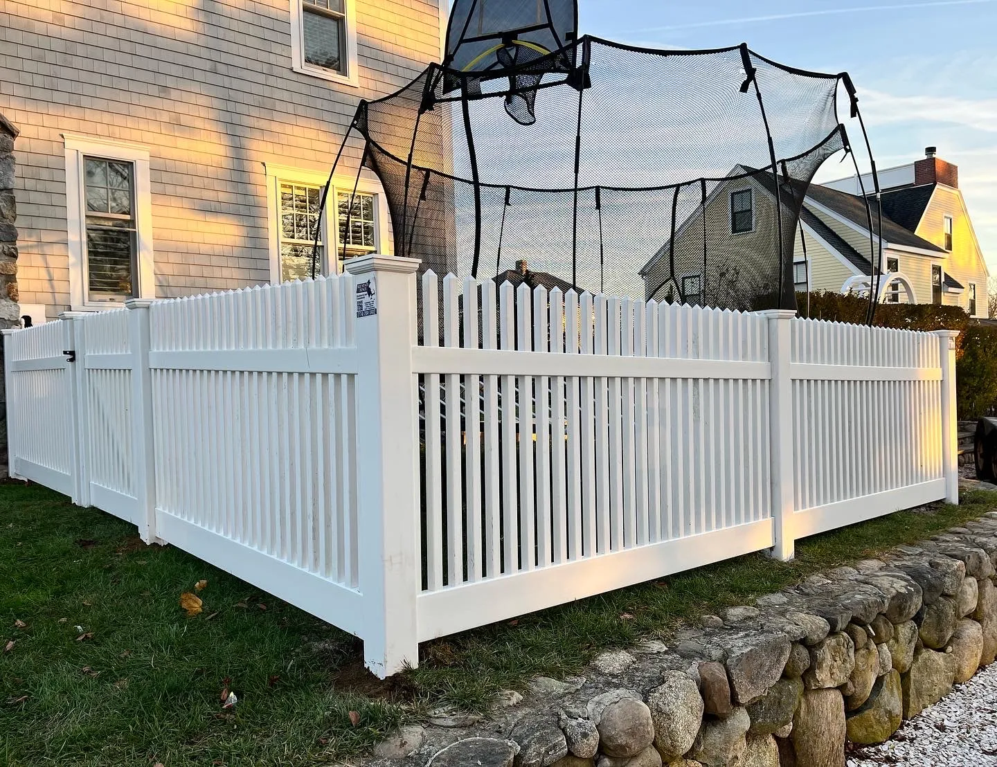 Custom vinyl fencing